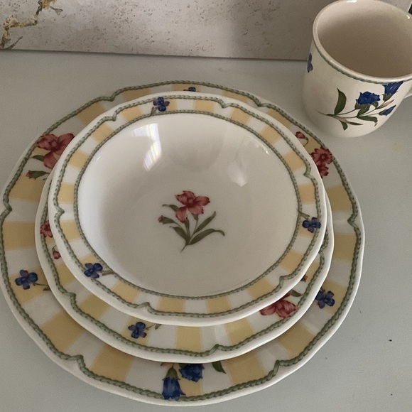 Homecraft by Noritake Ireland 9212 Summer Estate 1 set of 4, mug & plates‎ - Picture 3 of 14